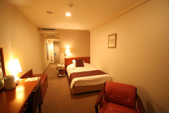 Room 25 of 64