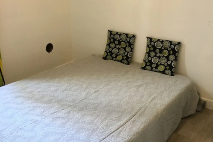 Room 2 of 7