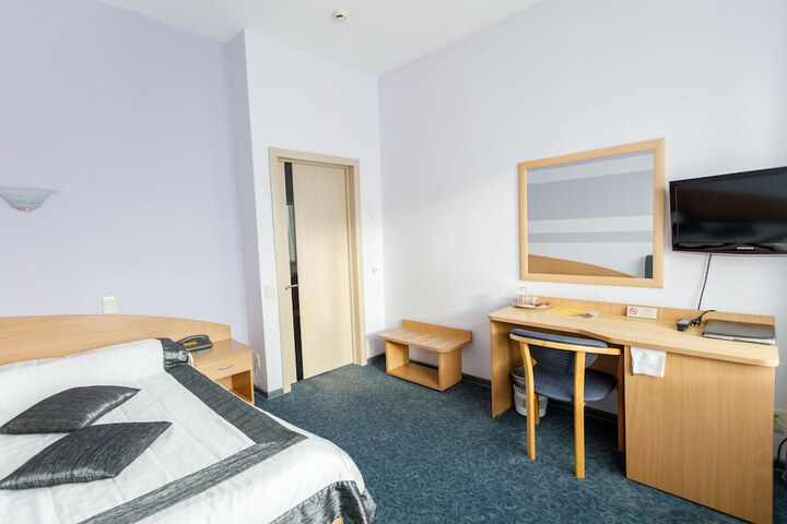 Room 17 of 82