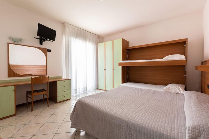 Room 14 of 59