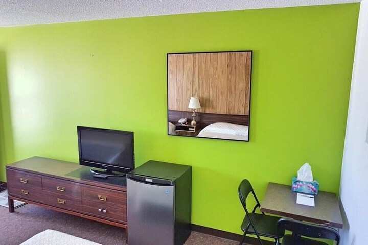 Room 9 of 30