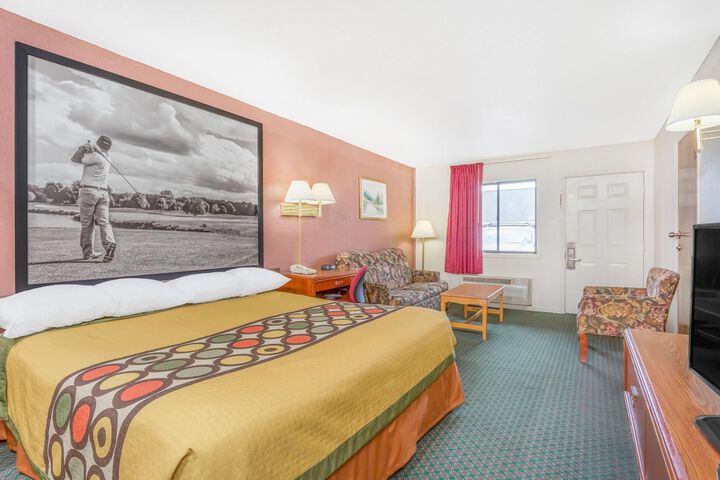 Room 8 of 14