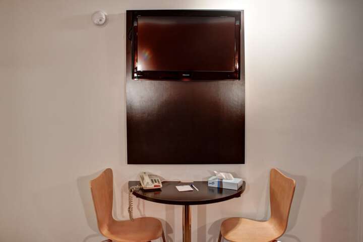 Standard Room, King or Two Doubles (8 of 10)