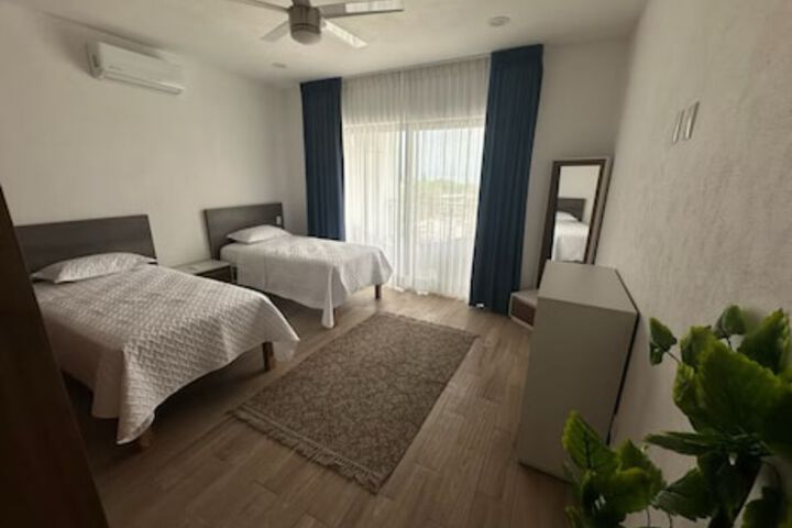 Room 6 of 60