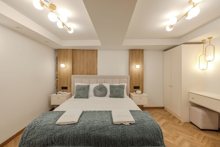 Room 6 of 56