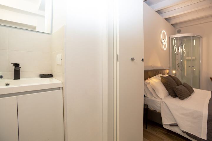 Room 25 of 126