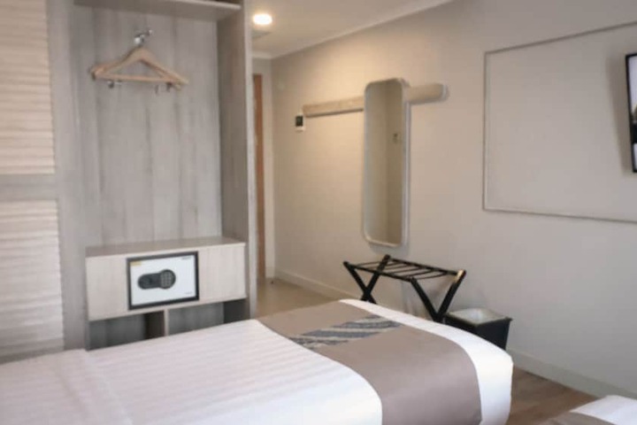 Room 11 of 41