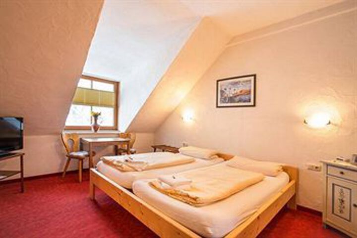 Room 9 of 20