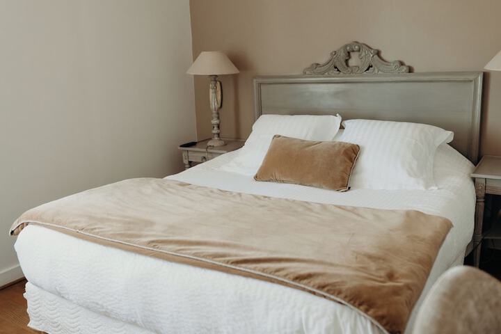 Room 21 of 49