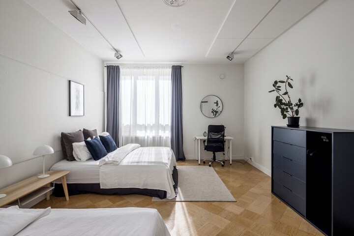 Room 27 of 80