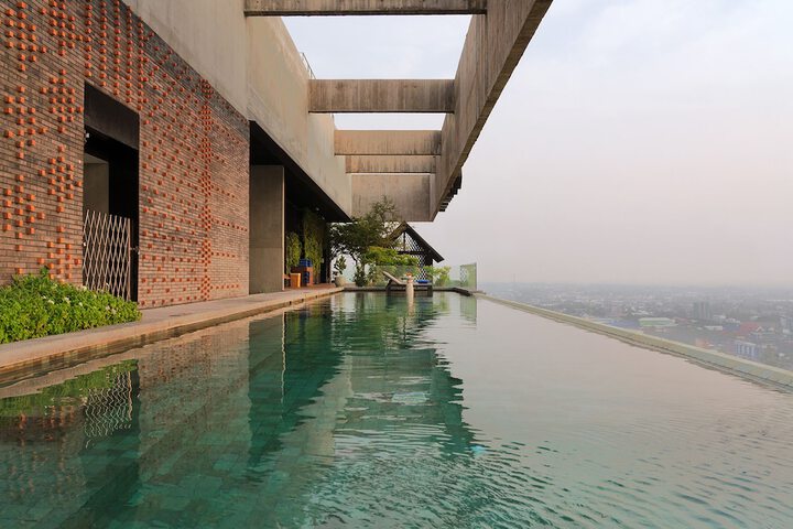Pool 30 of 78