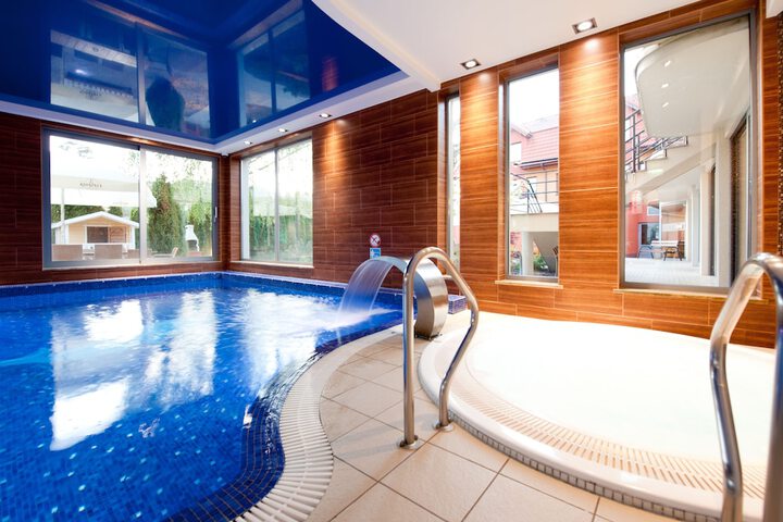 Hot Tub 56 of 82
