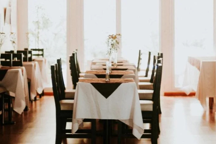 Dining 14 of 17