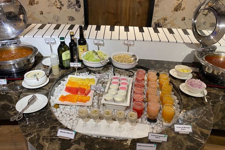 Breakfast buffet