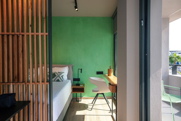 Room 18 of 85