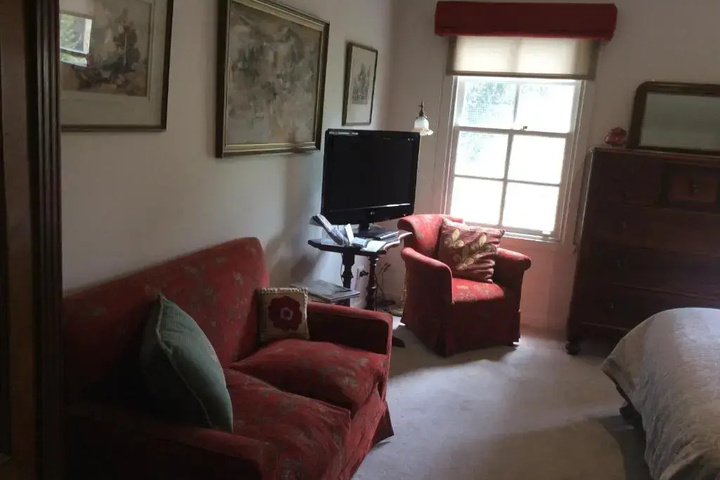 Room 3 of 7