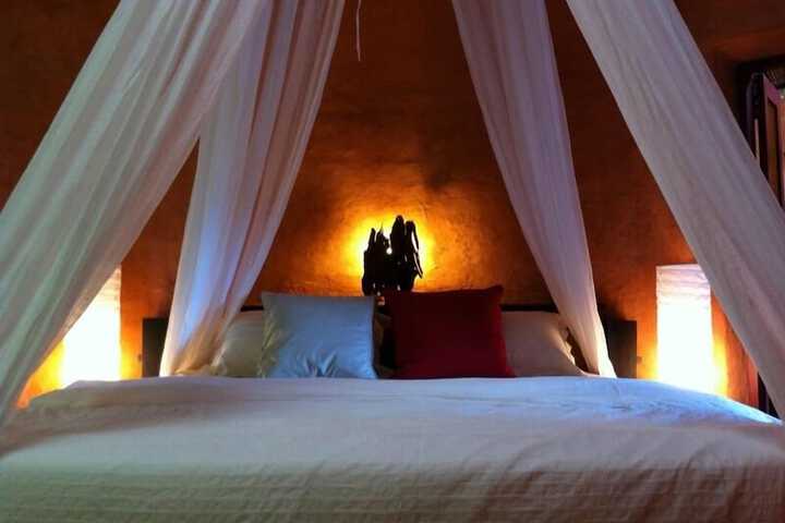 Room 6 of 20
