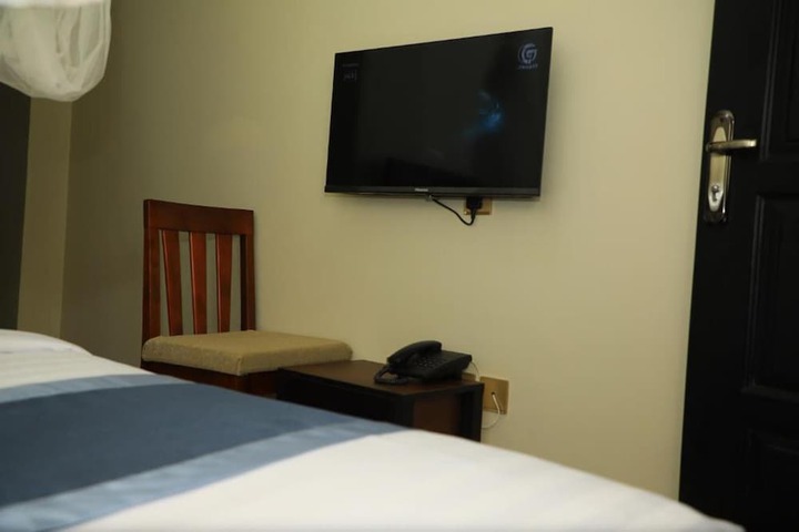 Room 4 of 31