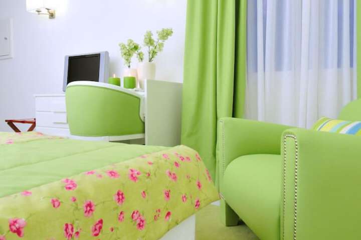 Room 35 of 83