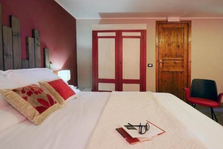 Room 9 of 34