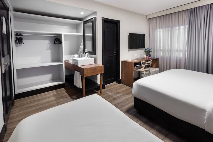 Room 36 of 73