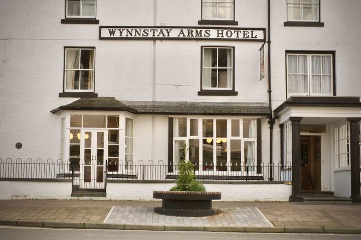 Wynnstay Hotel