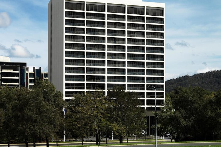 Hotel Exterior 43 of 43