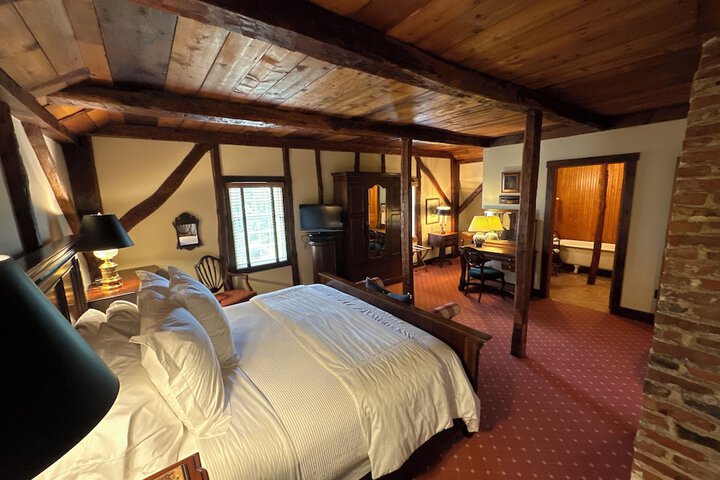 Room 17 of 65