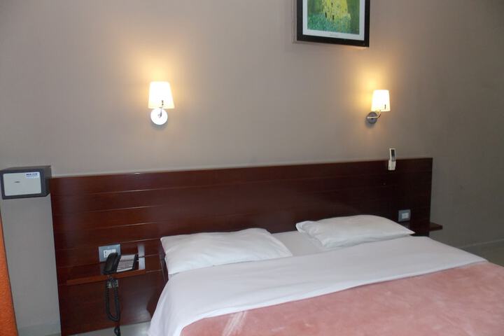Room 25 of 135