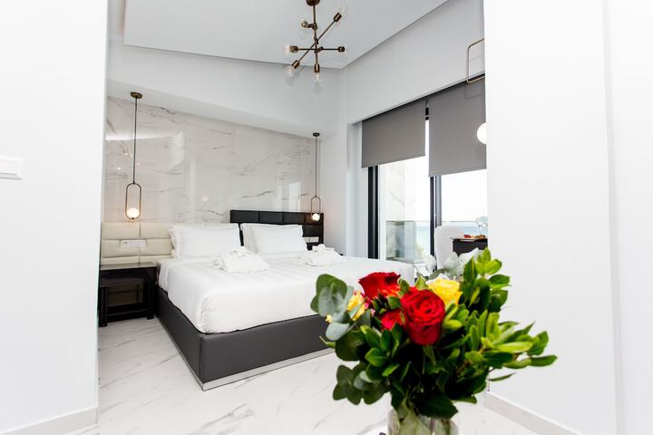 Room 3 of 48
