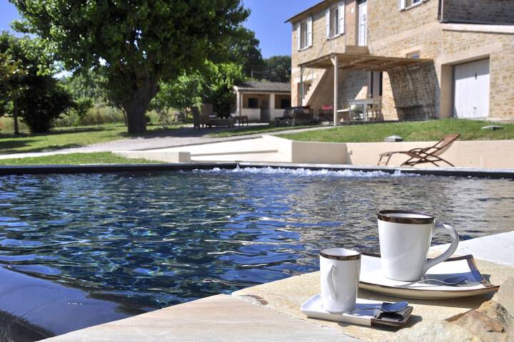 Hotel Pool