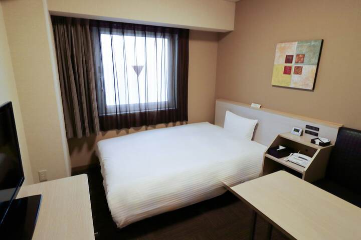 Room 8 of 26