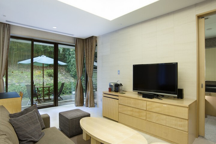 Room 11 of 29