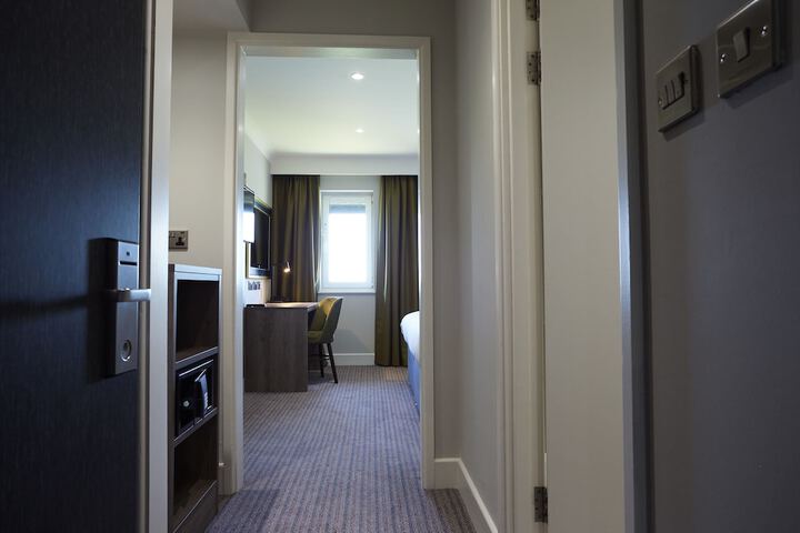 Room 38 of 98