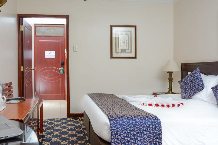 Room 13 of 42