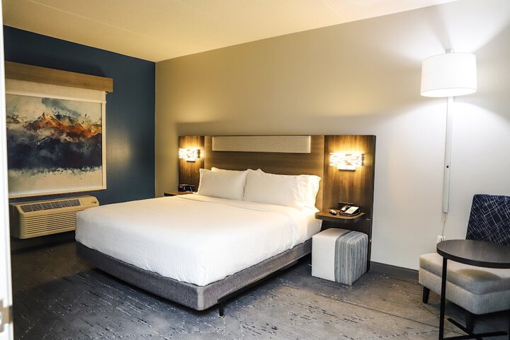 1 King Bed (7 of 24)