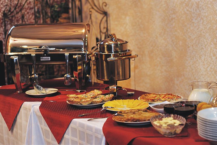 Dining 4 of 26