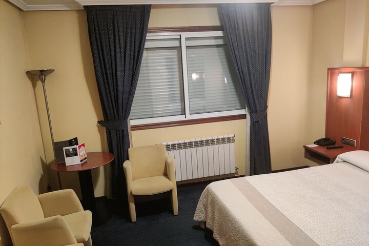 Room 2 of 6