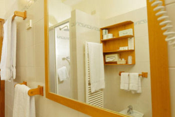 Room 2 of 22