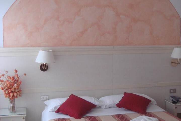 Room 18 of 47
