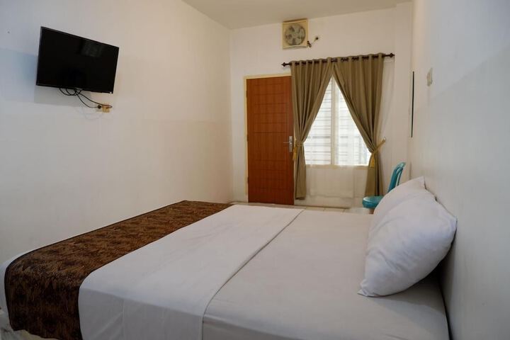 Room 6 of 30