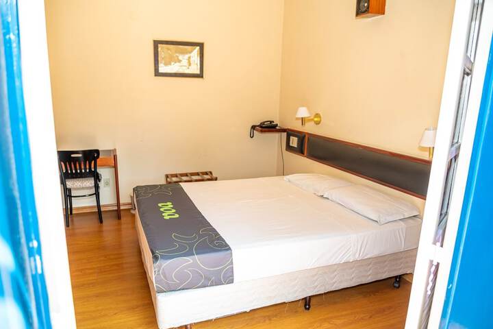 Room 8 of 68