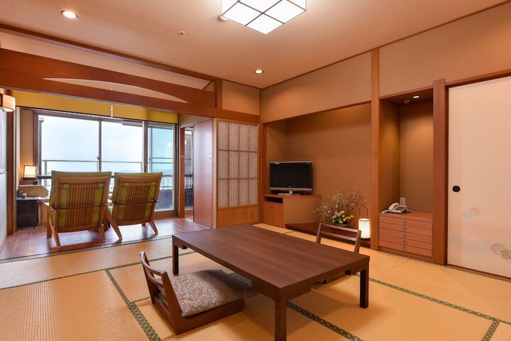 Room 17 of 122