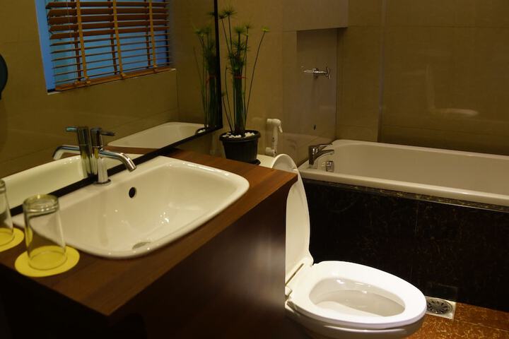 Room 4 of 52