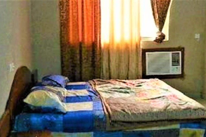 Room 15 of 28