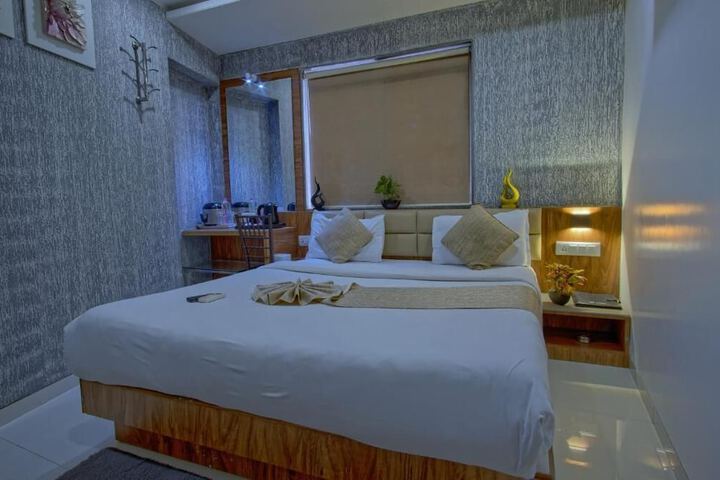 Room 3 of 12
