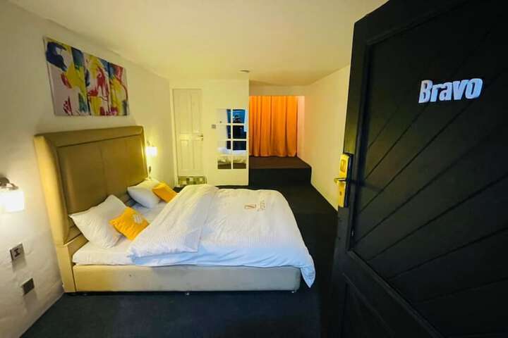 Room 15 of 25