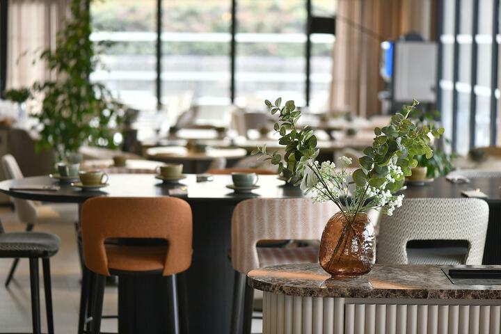 Breakfast/Coffee Service 52 of 64