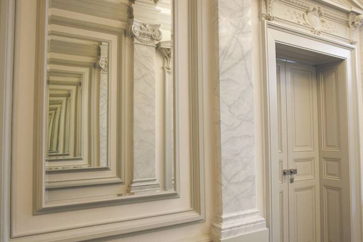 Ballroom/Hall 88 of 97