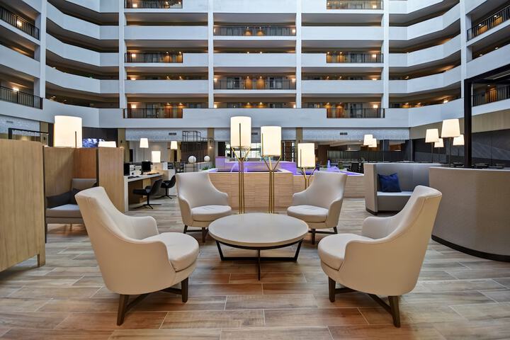 Lobby lounge